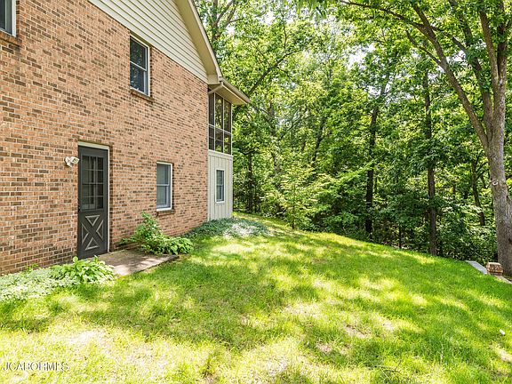 4th image of 105 Kingsbury Ct