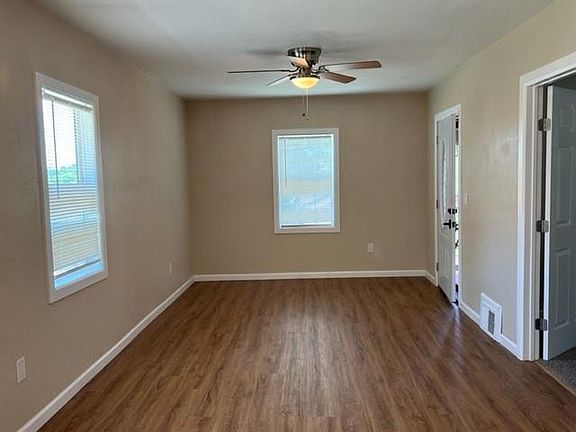 4th image of 4909 Woodland Ave