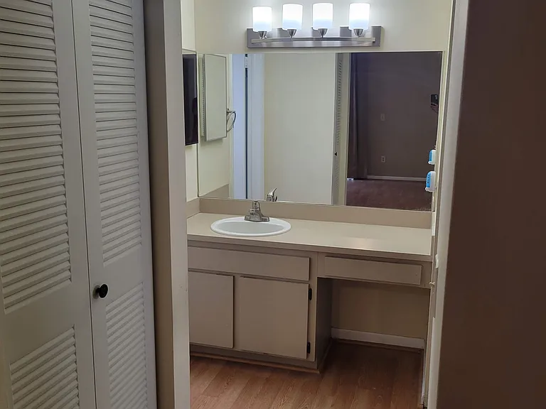 5881 Chester Ln — Photo 22