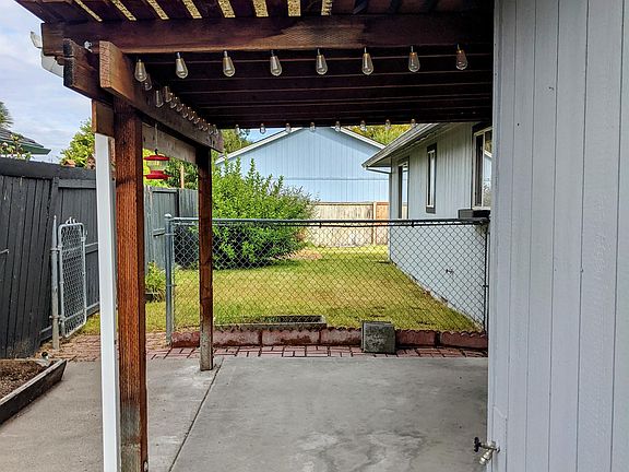 5th image of 1398 Beekman Ave