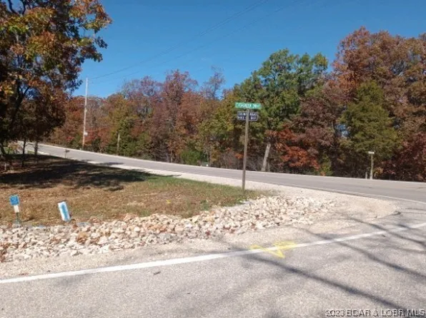 632 Bittersweet Rd, Lake Ozark, MO 65049