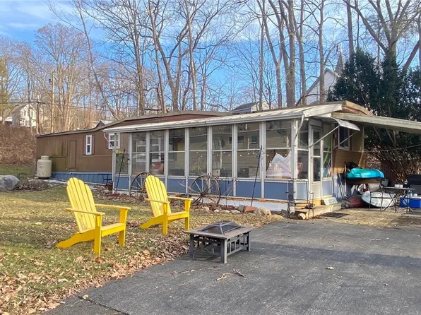 52 Vine Valley Rd, Middlesex, NY 14507