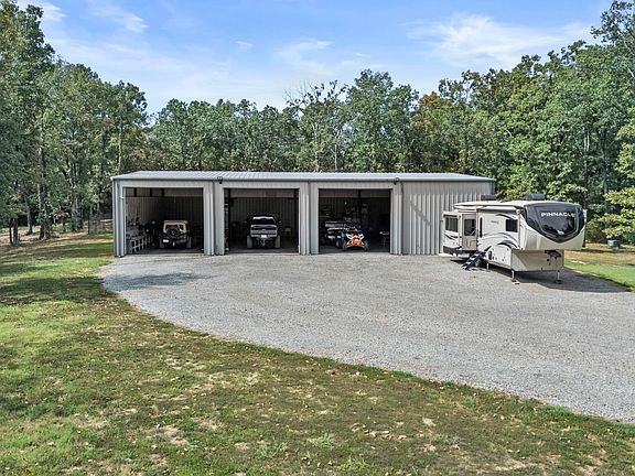 3rd image of 285 Johnston Rd