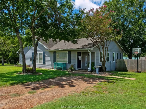 502 N Center St, Franklin, TX 77856