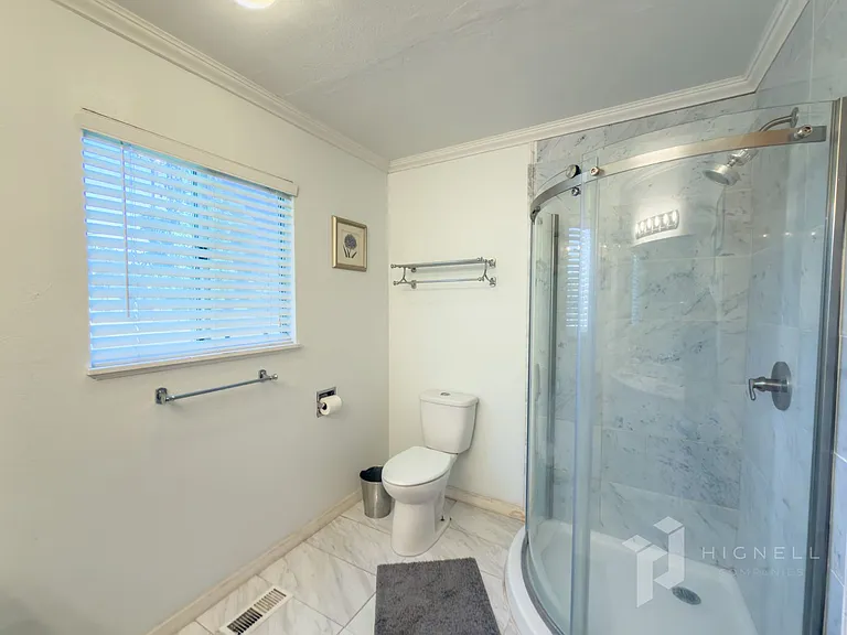1094 Manzanita Ave — Photo 13