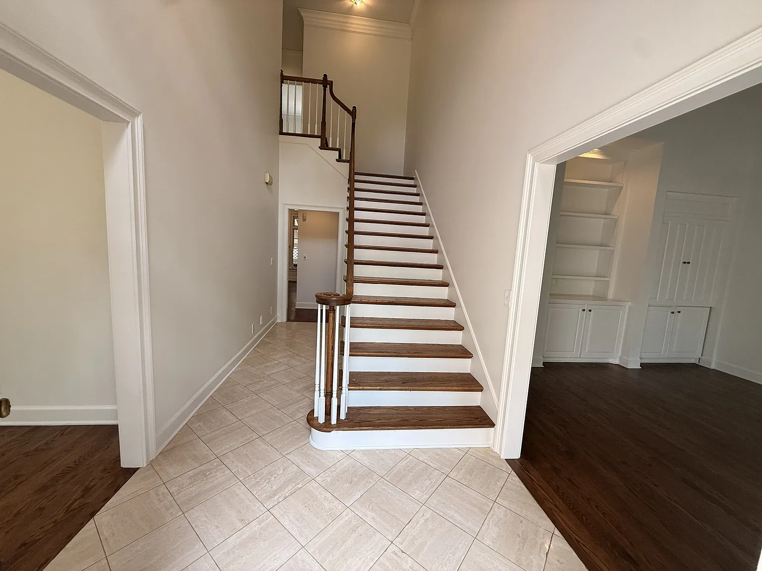 3 bed, 2.5 bath, 2530 sqft, $4,950 — Photo 4