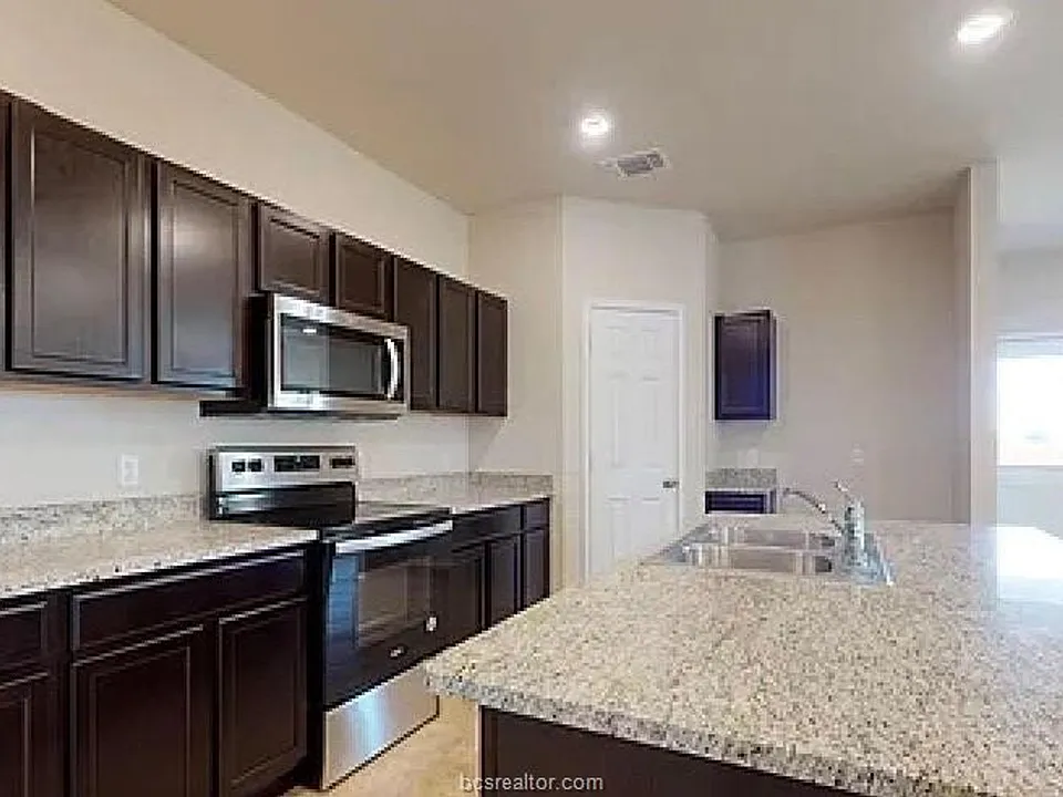 8016 Front 9 Ln