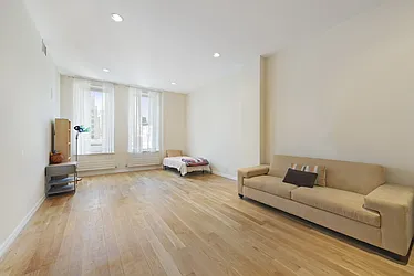 Rented by Nest Seekers International