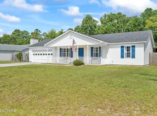 102 Wheaton Dr, Richlands, NC 28574