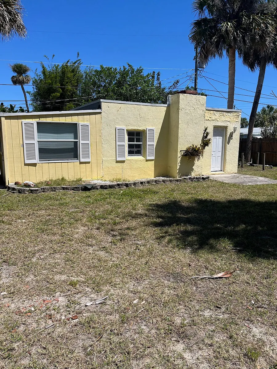 Building Photo - 4455 NE Palmetto Dr