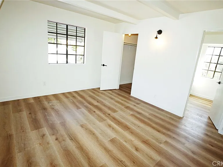 2615 Manhattan Ave — Photo 16