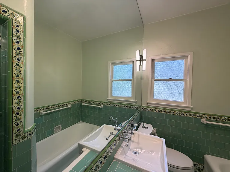 1047 S Orange Grove Ave #1 — Photo 17