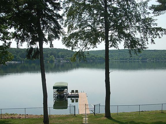 3rd image of 270 Island Dr