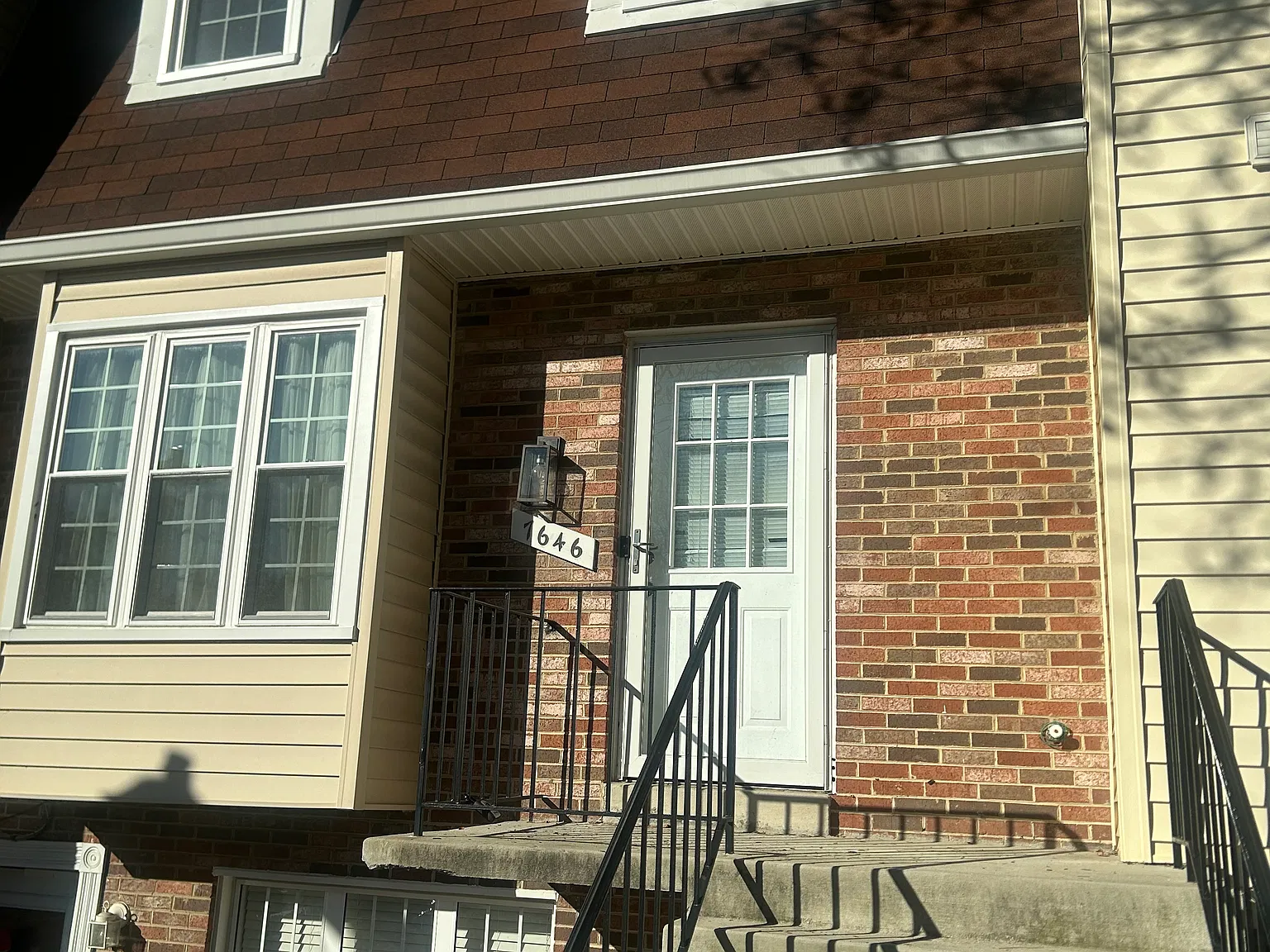 2 bed, 1.5 bath, 1289 sqft, $2,500 — Photo 2