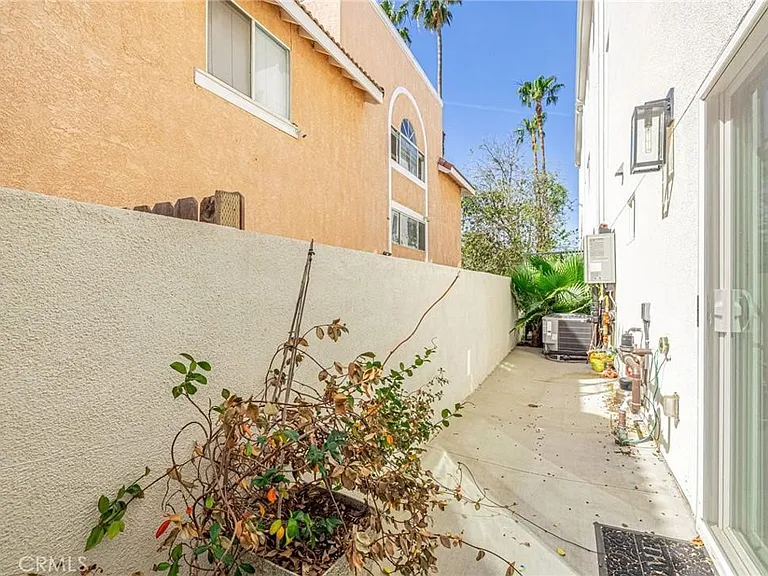 14662 W Sara Ln — Photo 25