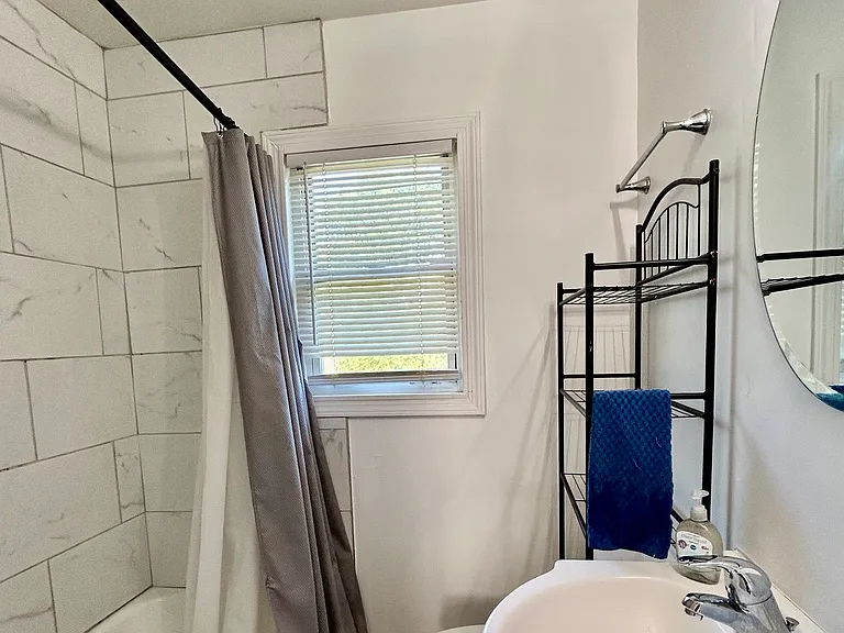4447 Mayhew Ave — Photo 8