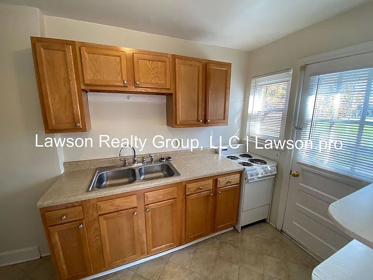 Bowman 2611-2613 — Photo 11