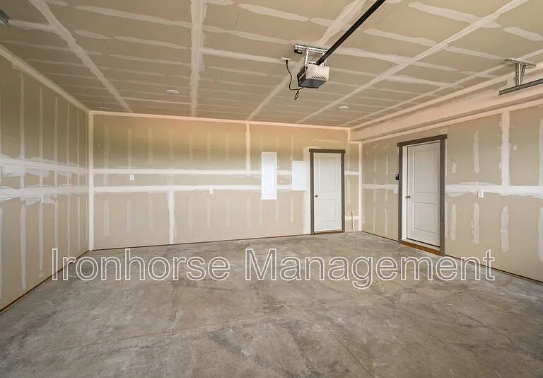 2954 W Babcock St #B — Photo 18
