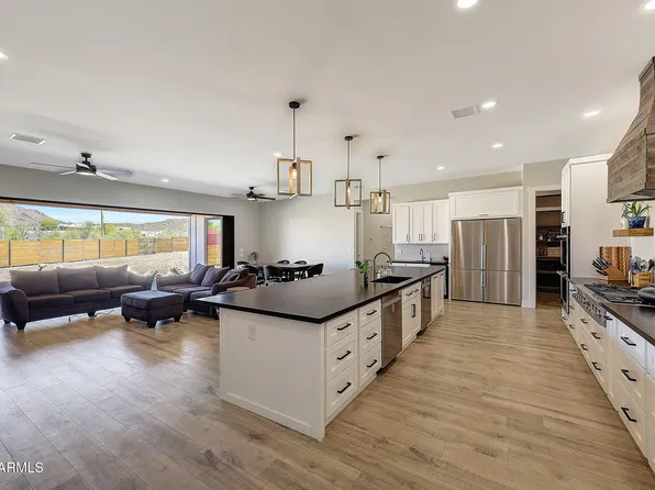 26112 N 7TH Avenue, Phoenix, AZ 85085