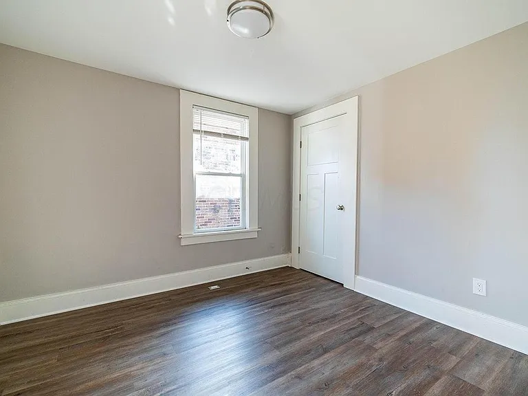 222 Parkwood Ave — Photo 10