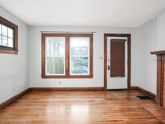 4th image of 142 E California Ave