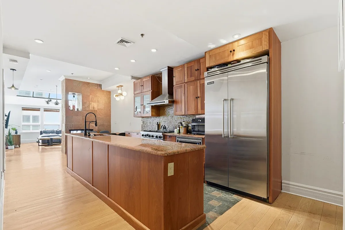 81 Montgomery Street 7