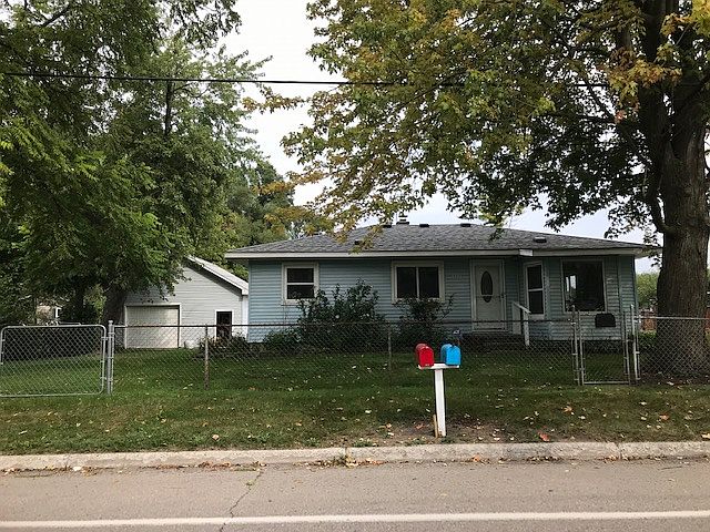 1st image of 1461 Parkwood Ave