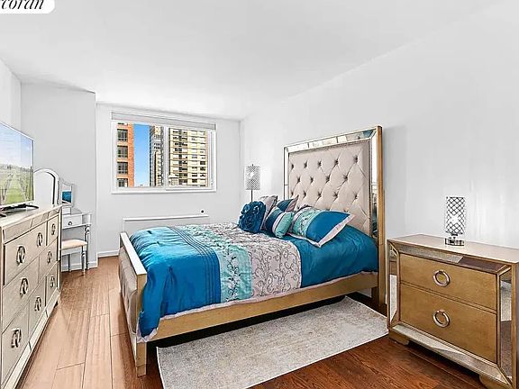 4th image of 200 E 94th St APT 1916