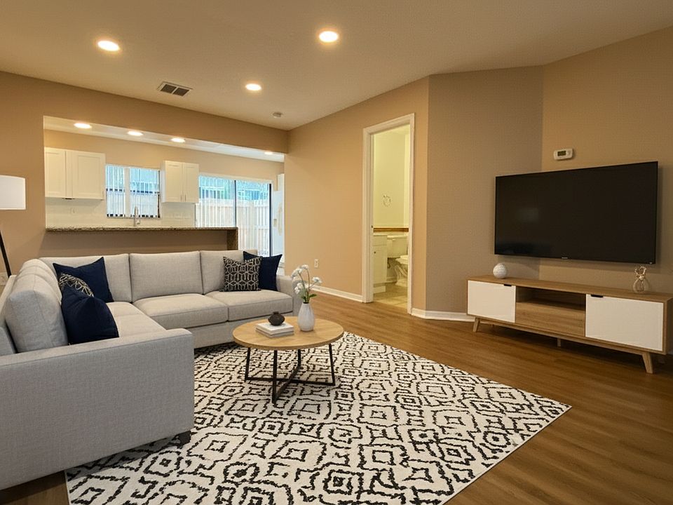 1st image of 6262 Yorktown Dr #177