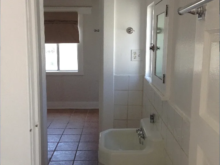 1804 Bellevue Ave — Photo 12