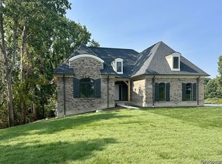 2931 Colt Ct, Commerce Township, MI