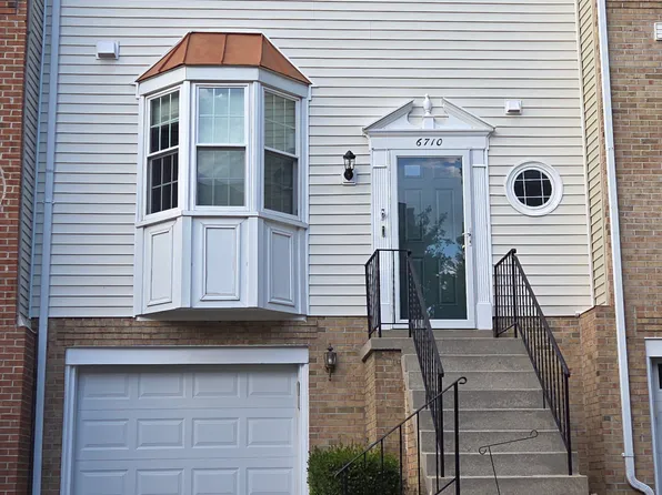 6710 Mockingbird Woods Ct, Lorton, VA 22079