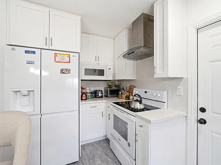 1320 SW 34th Ave #2 — Photo 7