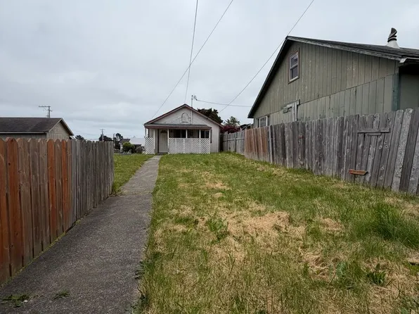 228 N Wasson St, Coos Bay, OR 97420