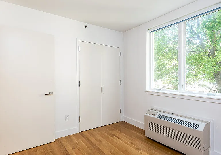 387 Franklin Ave #303 — Photo 6