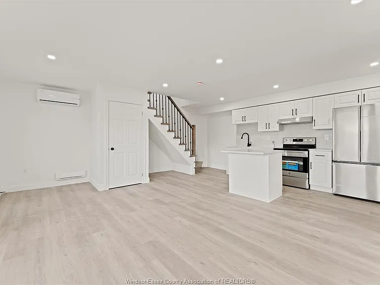 702 Pierre Ave #1 — Photo 5