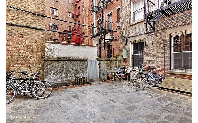 Rented by Douglas Elliman | media 16