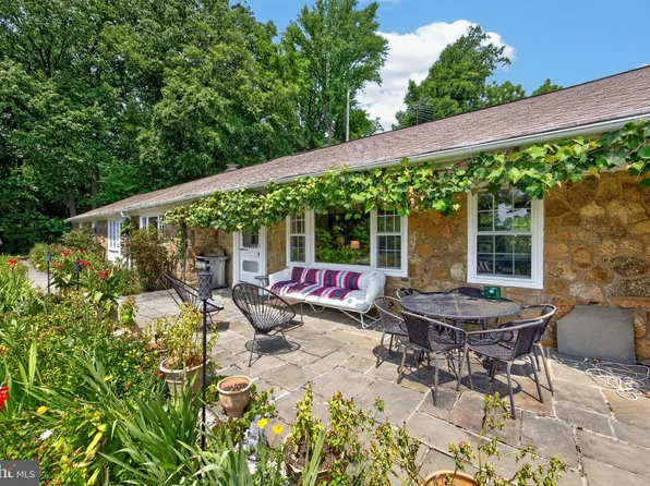 1015 Chester Springs Rd, Phoenixville, PA 19460