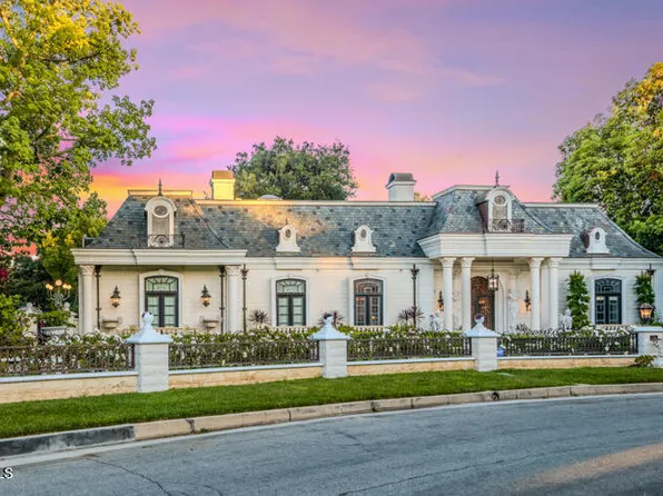 567 Meadow Grove St, La Canada Flintridge, CA 91011