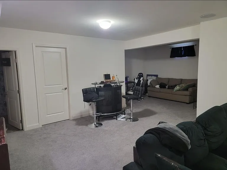 Finished basement with full bath