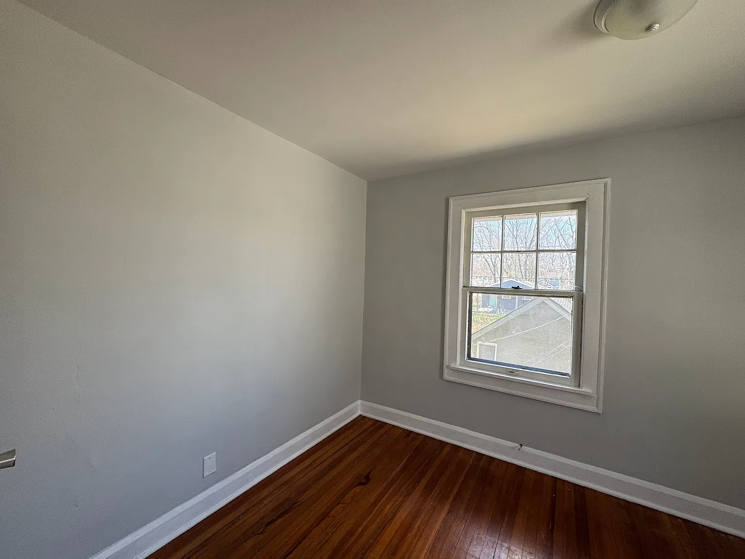 2 bed, 1300 sqft, $1,300 — Photo 4