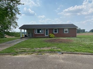 2734 Salem Dr, Union City, TN 38261