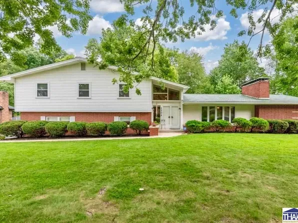 120 Briarwood Ln, Terre Haute, IN 47803