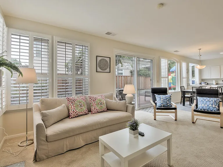 1238 Townsend Park Cir — Photo 10