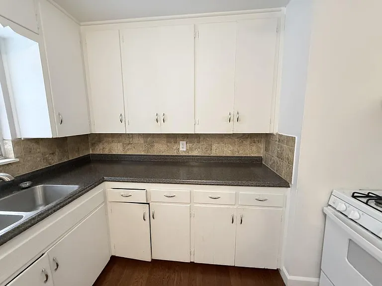 1005 S 11th St — Photo 15