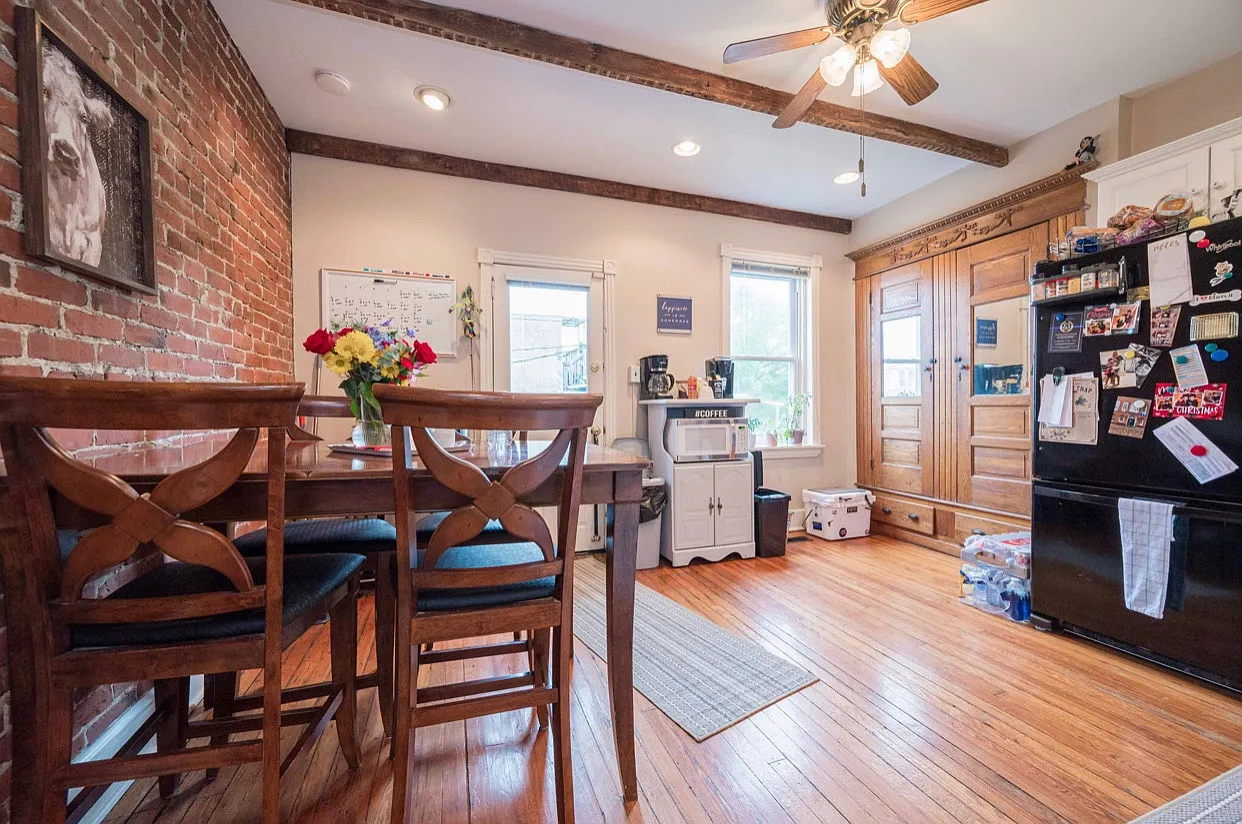 2 bed, 1200 sqft, $1,995 — Photo 2