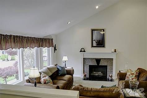 8-Living room from foyer