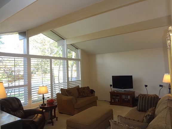 3rd image of 1555 E Jamestown Dr