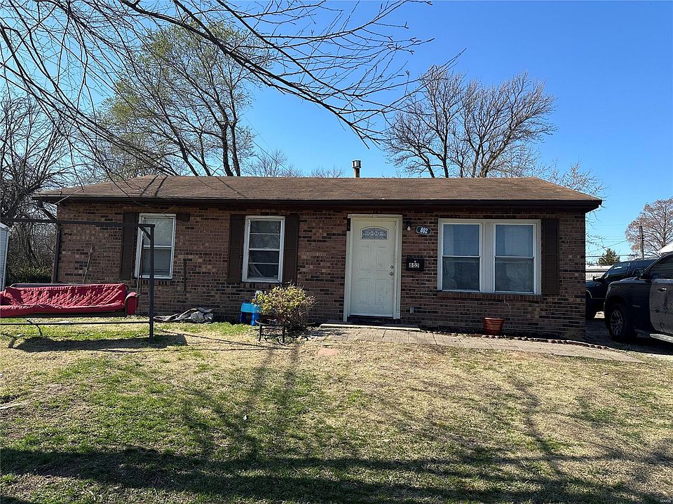 1st image of 802 Saint Monica Dr