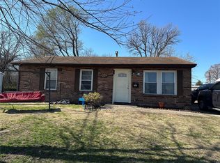 802 Saint Monica Dr, Cahokia, IL